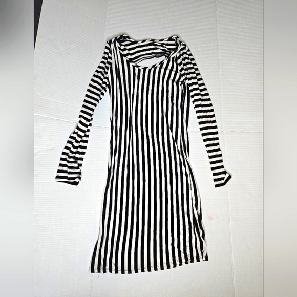 Striped Bodycon Mini Dress With Back Cutout - Picture 1 of 3